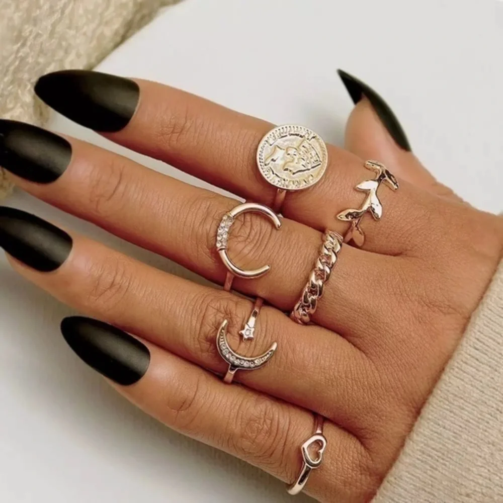 3/$30 💛 Bohemian Ring Set